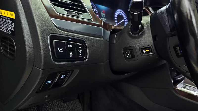 Hyundai Equus