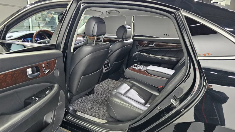 Hyundai Equus