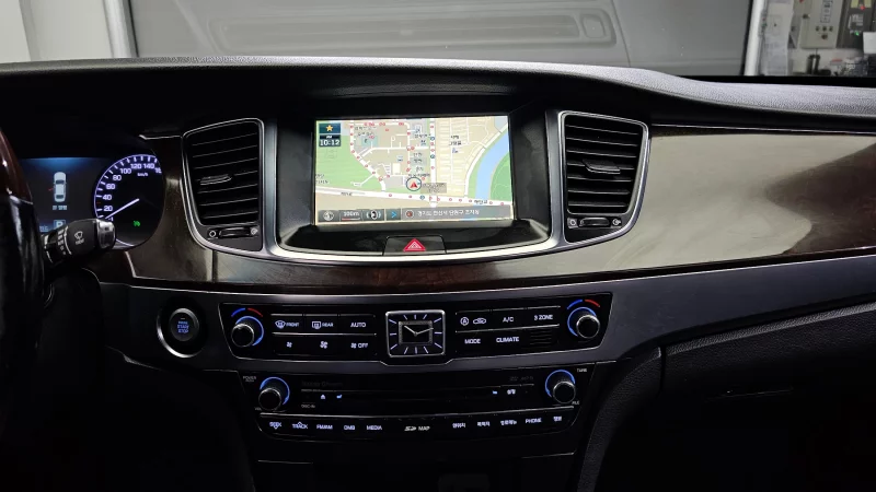 Hyundai Equus