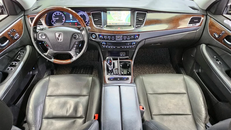 Hyundai Equus