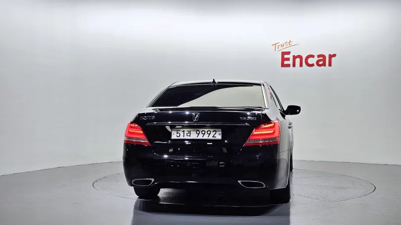 Hyundai Equus