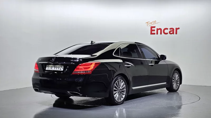 Hyundai Equus