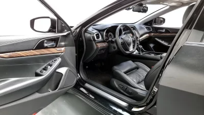Nissan MAXIMA