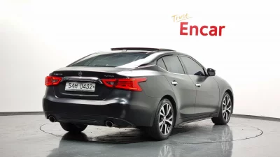 Nissan MAXIMA