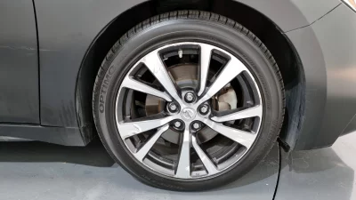 Nissan MAXIMA