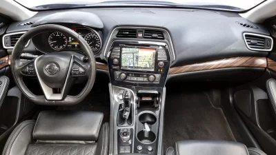 Nissan MAXIMA