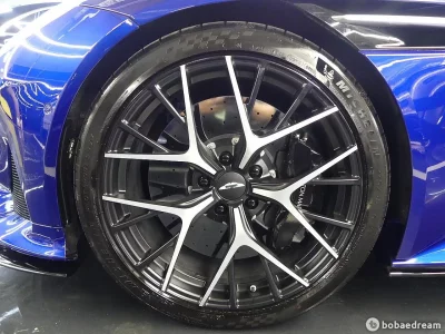 Astonmartin DB12