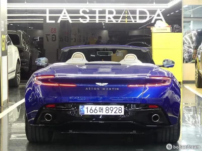 Astonmartin DB12