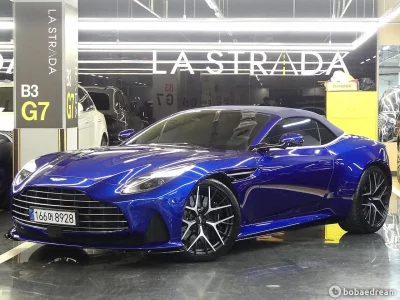 Astonmartin DB12