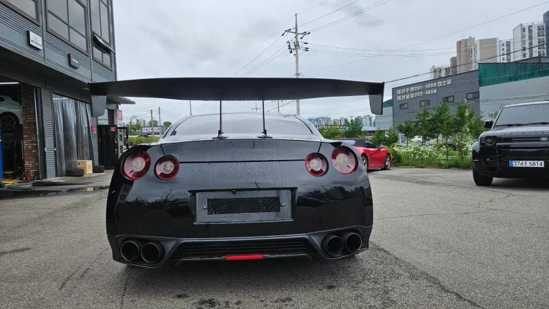 Nissan GT-R