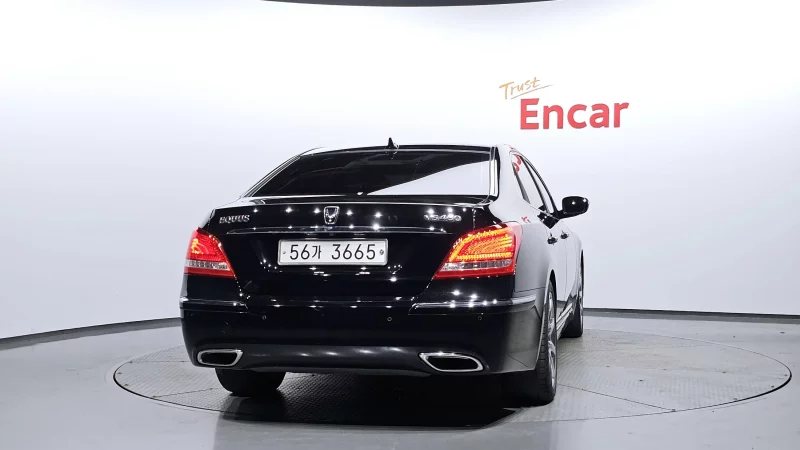 Hyundai Equus