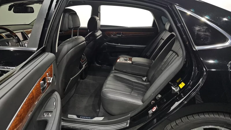 Hyundai Equus