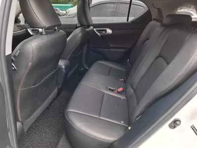 Lexus CT200h