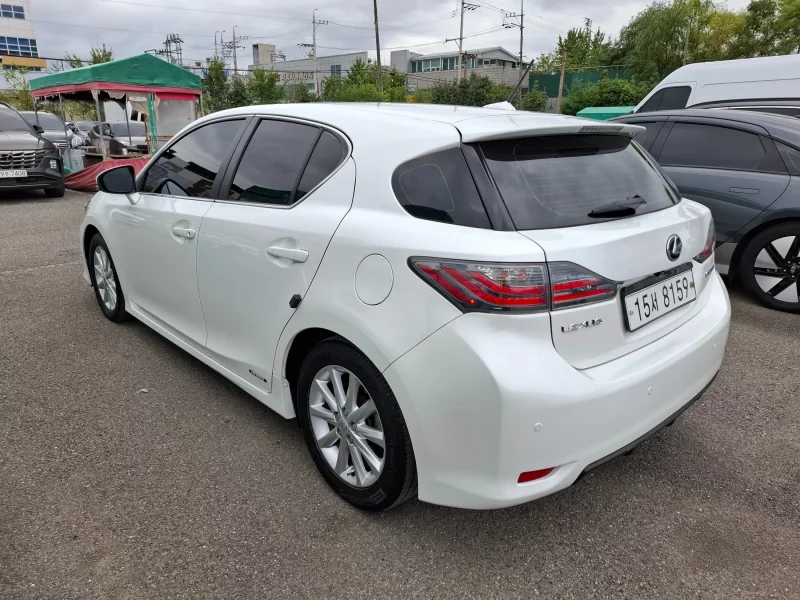 Lexus CT200h