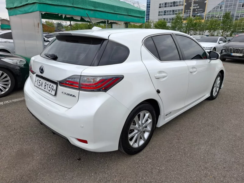 Lexus CT200h
