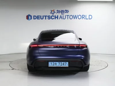 Porsche TAYCAN