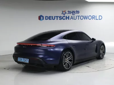 Porsche TAYCAN