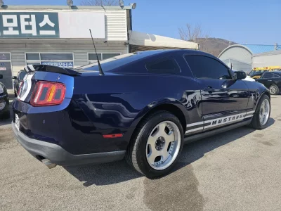 Ford MUSTANG