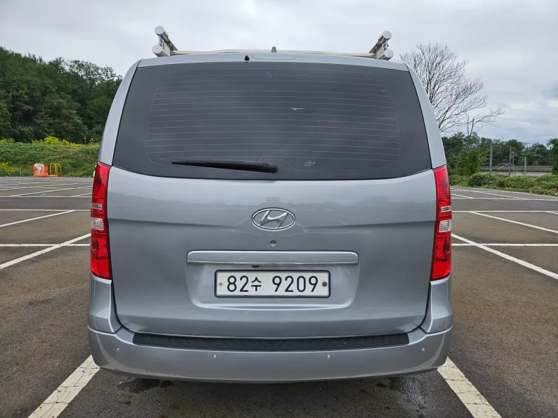 Hyundai Starex