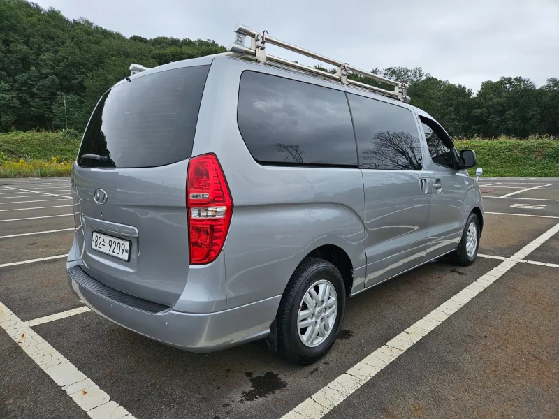 Hyundai Starex