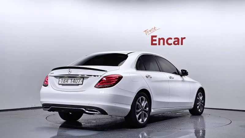 Mercedes-Benz C-Class