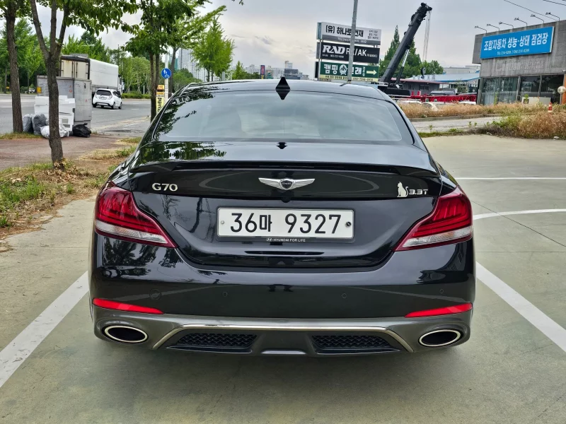 Genesis G70