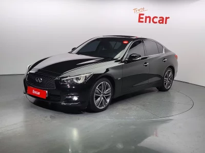Infiniti M