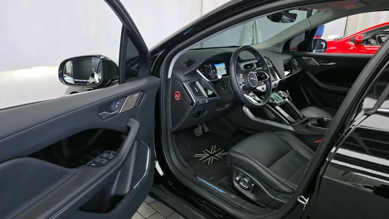 Jaguar I-PACE