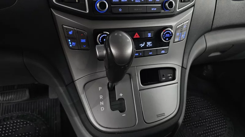 Hyundai Grand Starex
