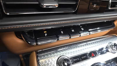 Lincoln AVIATOR