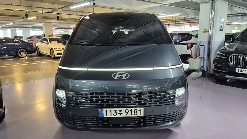 Hyundai Staria