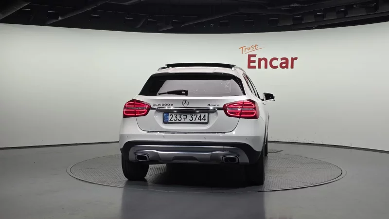 Mercedes-Benz GLA-Class