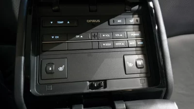 Kia OPIRUS