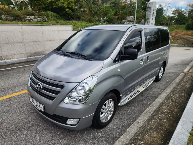 Hyundai Starex