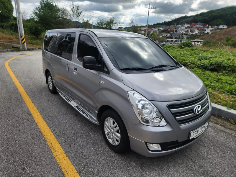 Hyundai Starex