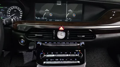 Genesis EQ900