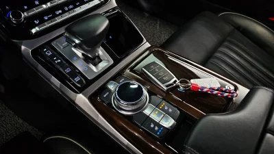 Genesis EQ900