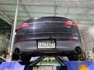 Ford TAURUS