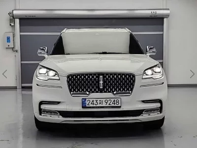 Lincoln AVIATOR
