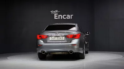Infiniti Q50