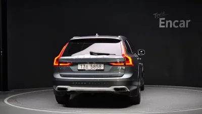 Volvo V90