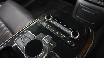 Genesis EQ900