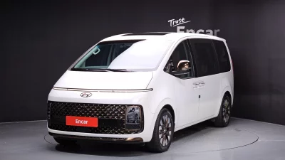 Hyundai Staria