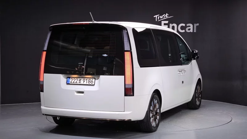 Hyundai Staria
