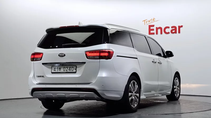 Kia Carnival