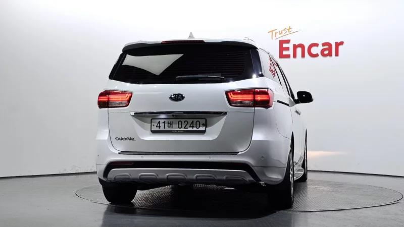 Kia Carnival