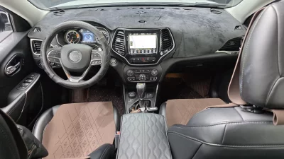 Jeep CHEROKEE