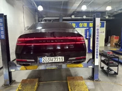 Genesis G90