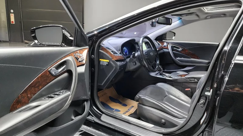 Hyundai Aslan