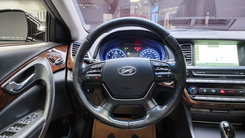 Hyundai Aslan